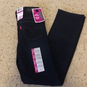 Girls Levi’s. Size 8.